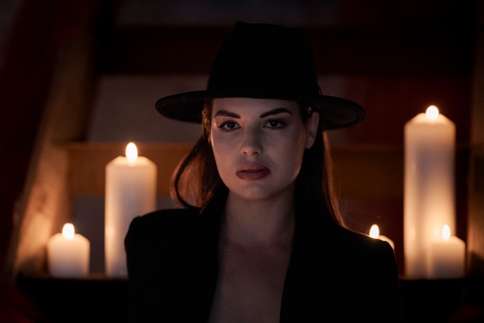 Schopho — Executive Stories & Wedding Stories Editorial portrait in candlelight by Peter Scholz – SCHOPHO Vienna