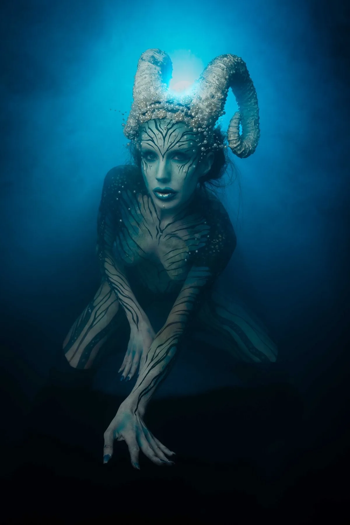 Fine-art bodypainting photography mystical portrait - professional commercial photography Vienna Peter Scholz Nikon Z9