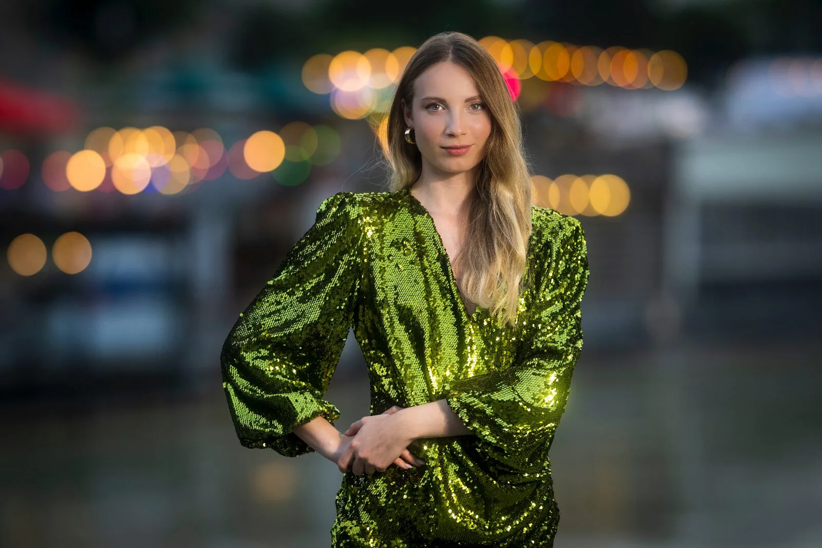 NIKKOR 135mm Plena bokeh portrait with colorful city lights background