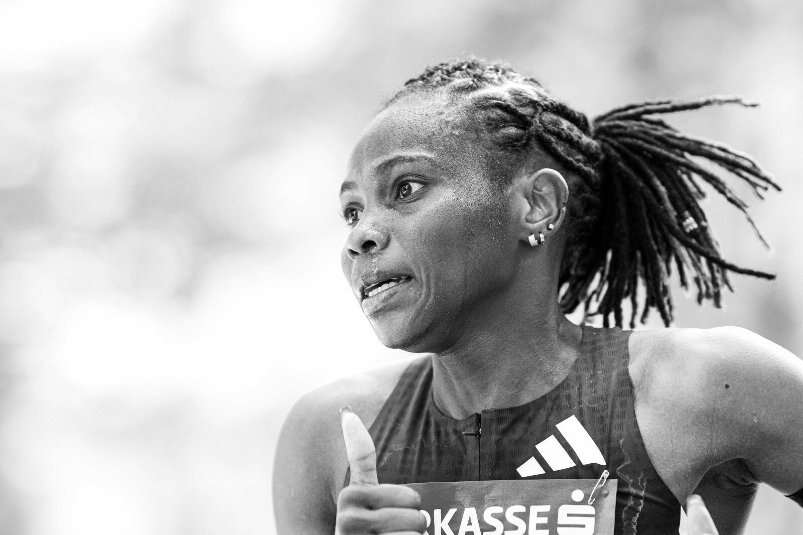 Vienna City Marathon 2026 — Photographing Kilometer 35, Where the Marathon Truly Begins Vienna City Marathon 2026 — Photographing Kilometer 35, Where the Marathon Truly Begins — Behind the Lens photography by Peter Scholz